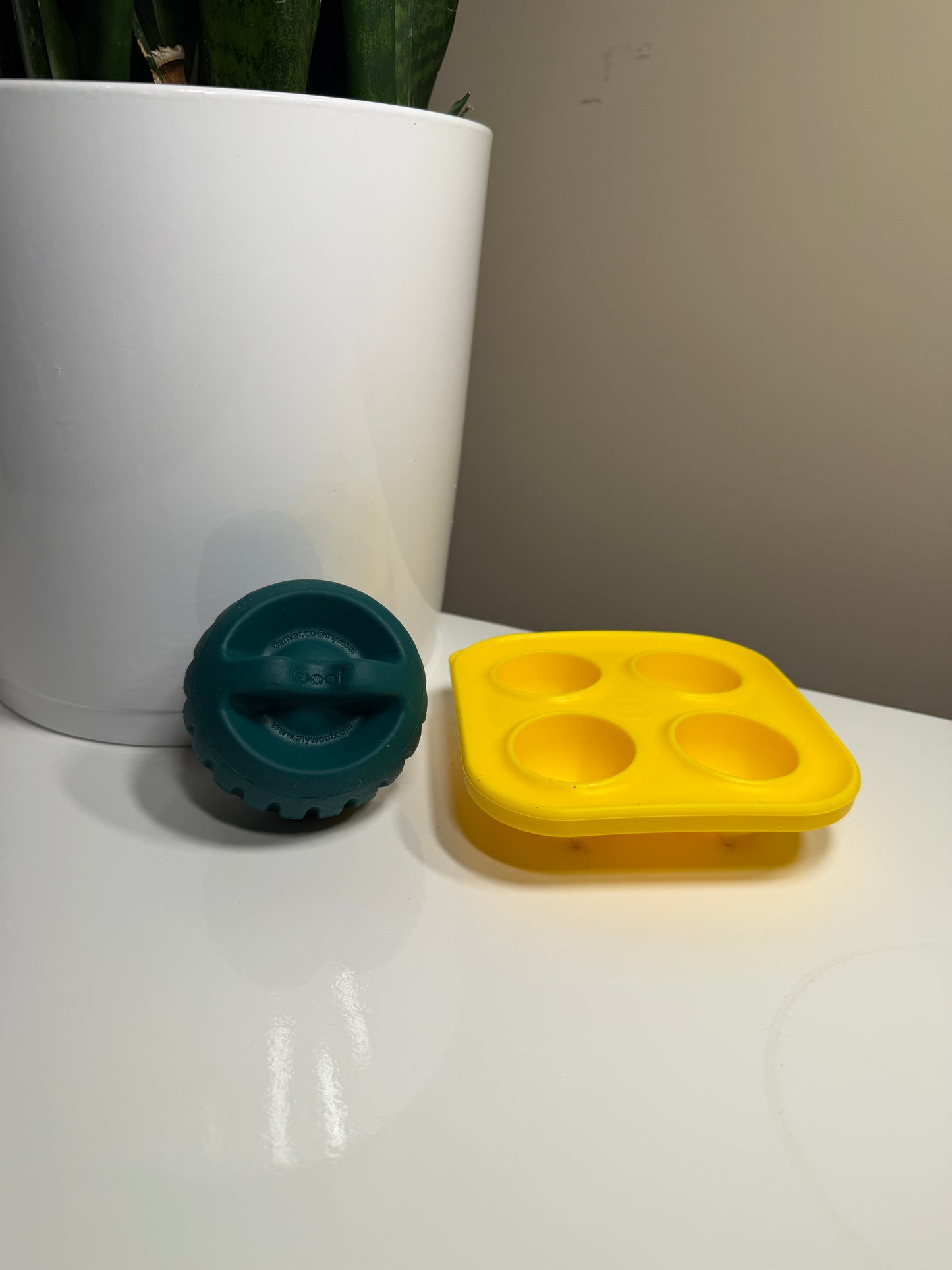 Woof Pupsicle and refill tray (S)